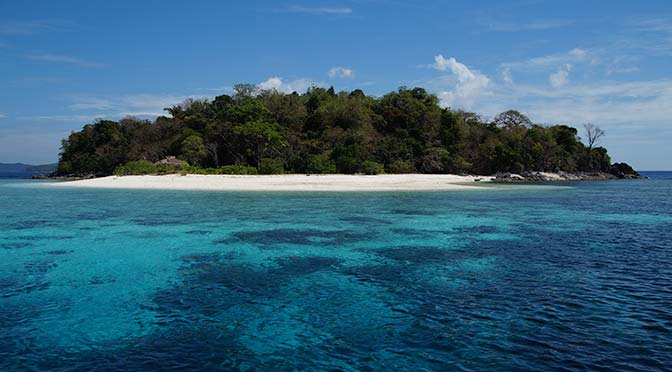 isolated beach in philippines