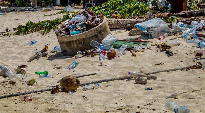 koh lipe thailand trash on beach